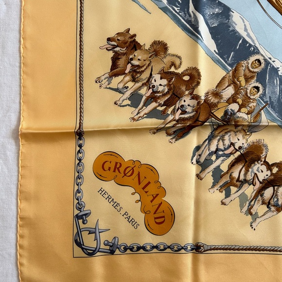 Hermes Classic Silk Carré Scarf 90cm or 35” square With Box - Picture 5 of 13